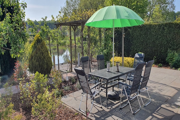 Foto van Familiehuis in Zeewolde bij Bos - Vakantiehuis in Zeewolde - TerraceBalcony