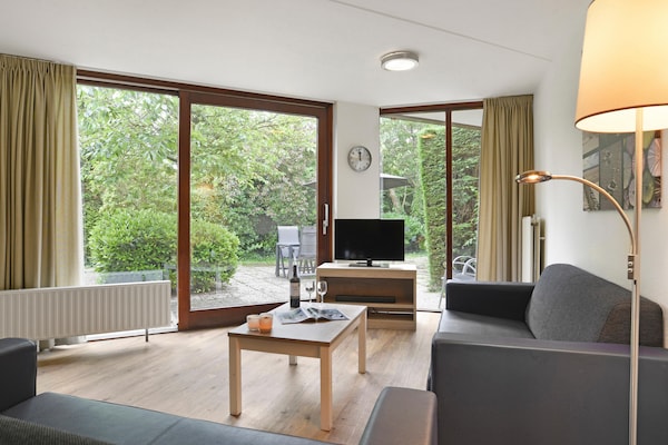 Foto van Vakantiehuis bij Grevelingenmeer & Brouwersdam - Vakantiehuis in Brouwershaven - LivingRoom