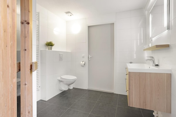 Foto van Gezellig romantisch familieverblijf - Vakantiehuis in Brouwershaven - BathRoom