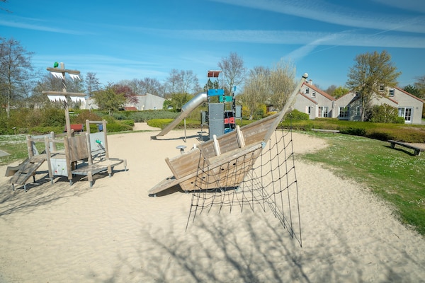 Foto van Gezellig romantisch familieverblijf - Vakantiehuis in Brouwershaven - ParkFacilities