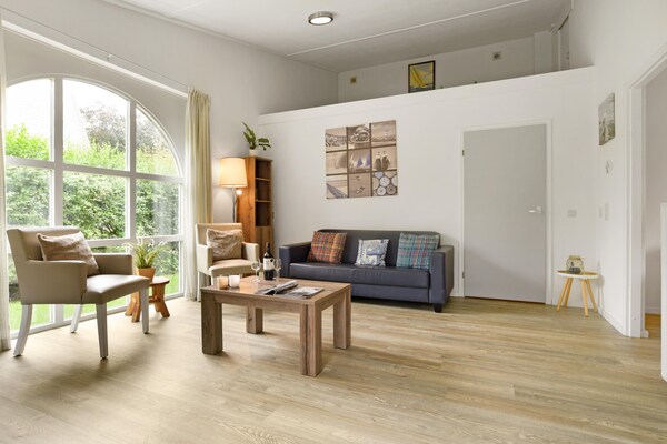 Foto van Gezellig romantisch familieverblijf - Vakantiehuis in Brouwershaven - LivingRoom