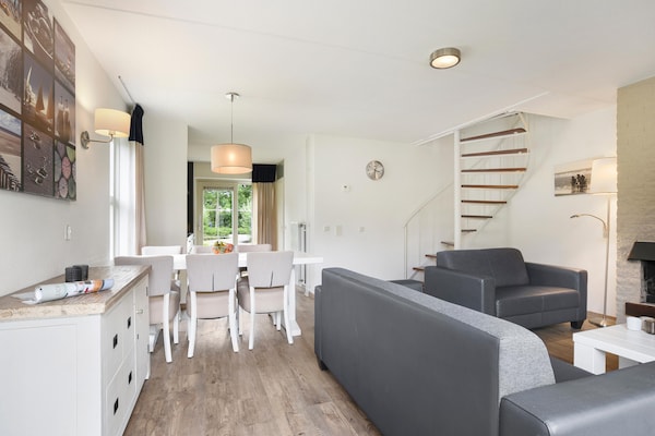 Foto van Vakantiehuis Brouwershaven bij Grevelingenmeer - Vakantiehuis in Brouwershaven - LivingRoom