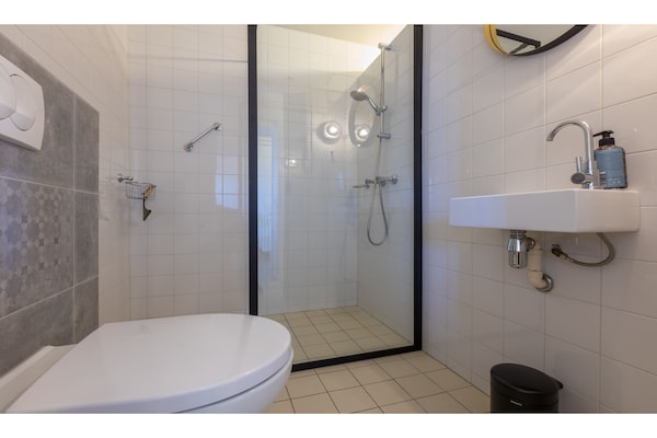 Foto van Vakantiehuis Zoutelande bij Strand - Vakantiehuis in Zoutelande - BathRoom