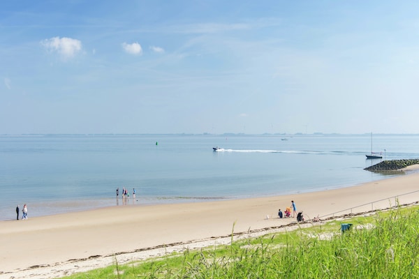 Foto van Zeeuwse Retraite met Terras - Vakantiehuis in Wemeldinge - AreaSummer5KM