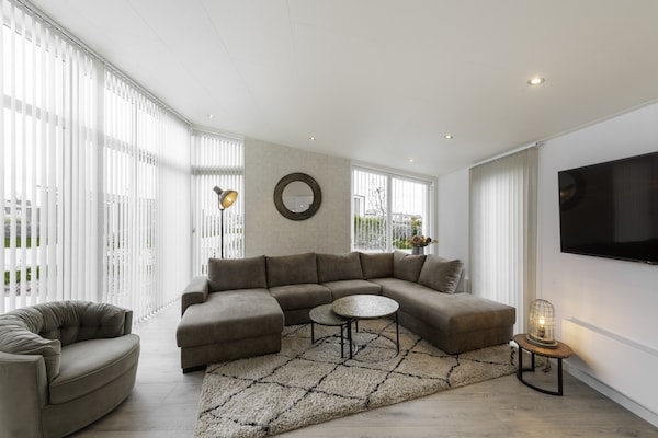 Foto van Huis in Zeeland bij de Dijk - Vakantiehuis in Wemeldinge - LivingRoom