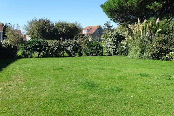 Foto van Bungalow in Breskens bij Strand en Vuurtoren - Vakantiehuis in Breskens - ExteriorSummer