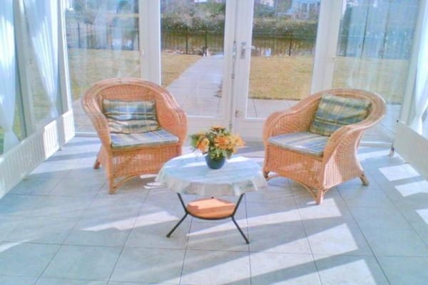 Foto van Bungalow in Breskens bij Strand en Zwembad - Vakantiehuis in Breskens - TerraceBalcony