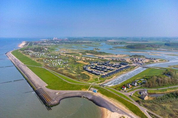 Foto van Bungalow in Breskens bij het strand - Vakantiehuis in Breskens - AreaSummer20KM