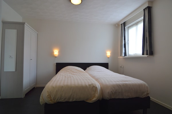 Foto van Comfort en ontspanning in dit charmante herenhuis. - BedRoom