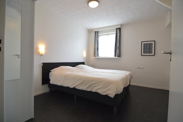 Foto van Comfort en ontspanning in dit charmante herenhuis. - BedRoom