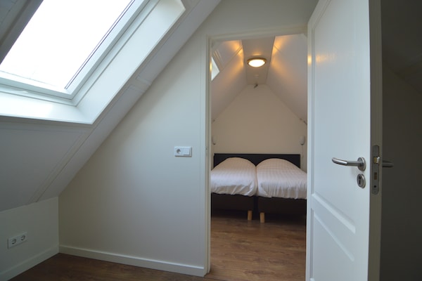 Foto van Comfort en ontspanning in dit charmante herenhuis. - BedRoom