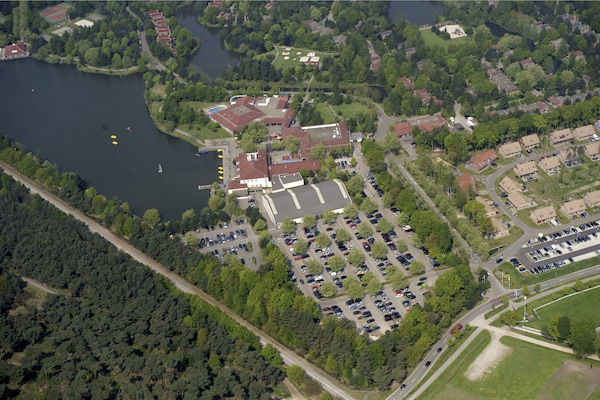 Foto van Bungalow in Weerterbergen met Haard - Vakantiehuis in Weert - ExteriorSummer
