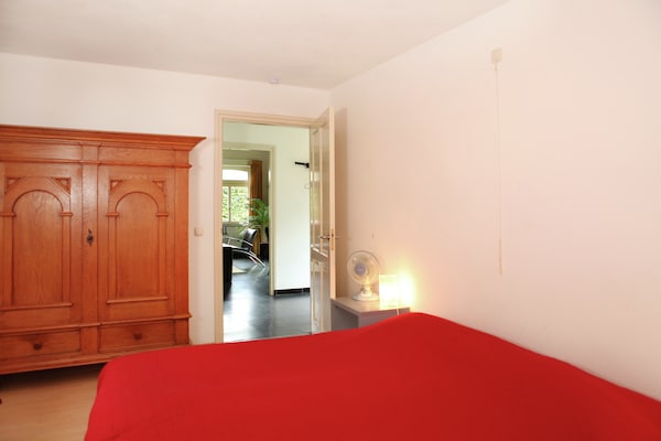 Foto van Koetshuis bij Roermond met tuin - Vakantiehuis in Sint Odilienberg - BedRoom