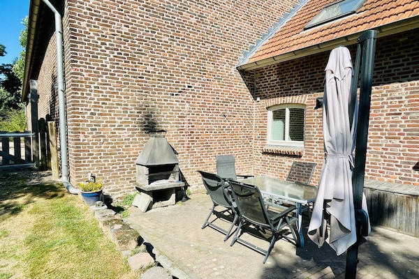 Foto van Koetshuis bij Roermond met tuin - Vakantiehuis in Sint Odilienberg - TerraceBalcony