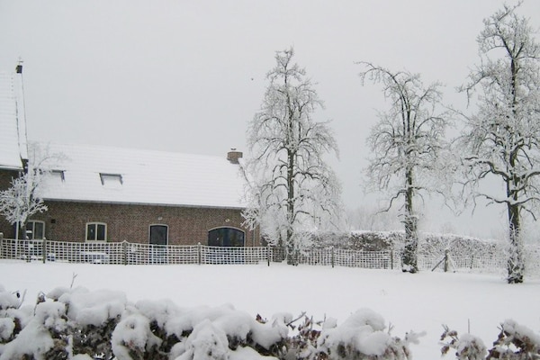 Foto van Koetshuis bij Roermond met tuin - Vakantiehuis in Sint Odilienberg - ExteriorWinter
