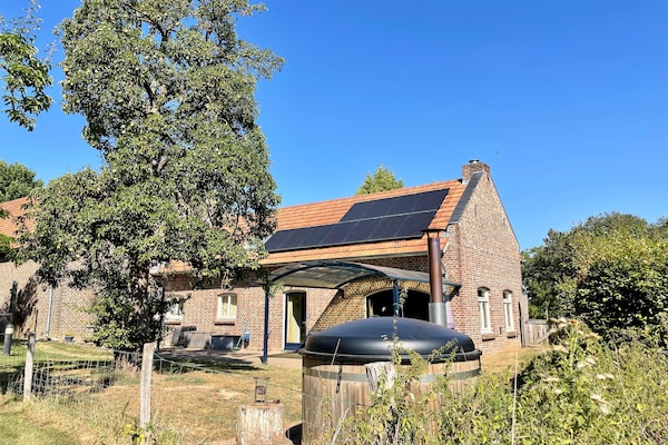 Foto van Koetshuis bij Roermond met tuin - Vakantiehuis in Sint Odilienberg - ExteriorSummer