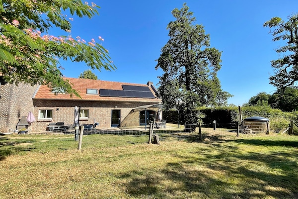 Foto van Koetshuis bij Roermond met tuin - Vakantiehuis in Sint Odilienberg - ExteriorSummer