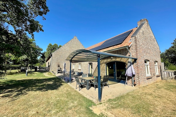 Foto van Koetshuis bij Roermond met tuin - Vakantiehuis in Sint Odilienberg - ExteriorSummer