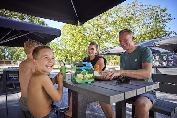 Foto van Boerderij in Limburg met Zwemparadijs - Vakantiehuis in Roggel - ParkFacilities