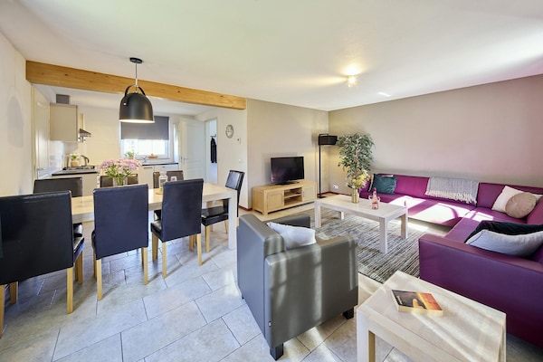 Foto van Boerderij in Limburg met Zwemparadijs - Vakantiehuis in Roggel - LivingRoom