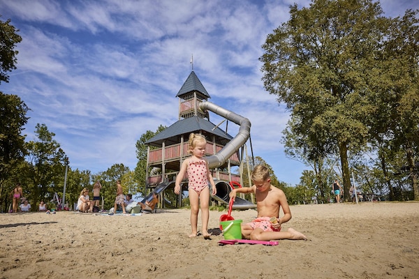 Foto van Boerderij in Limburg met Zwembad - Vakantiehuis in Roggel - ParkFacilities