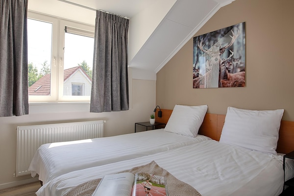Foto van Villa met uitzicht op het meer - Vakantiehuis in Heel - BedRoom