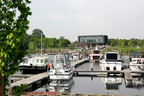 Foto van Villa met uitzicht op het meer - Vakantiehuis in Heel - ParkFacilities