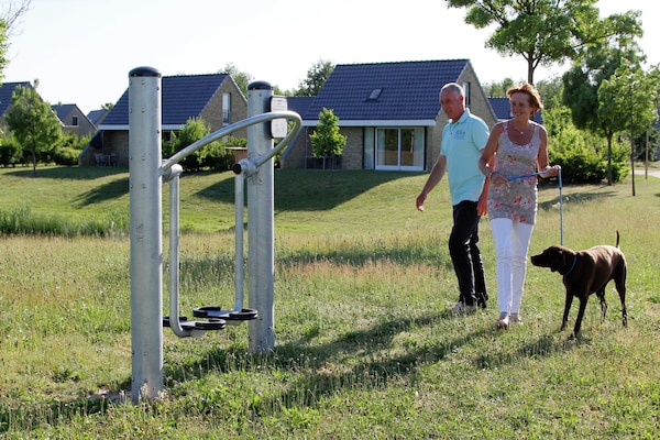 Foto van Villa met uitzicht op het meer - Vakantiehuis in Heel - ParkFacilities