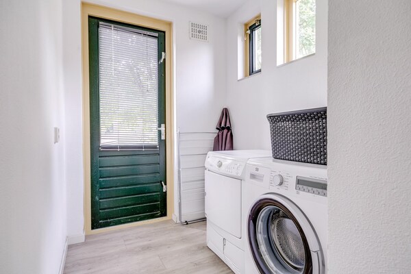 Foto van Bosbungalow voor 5 gasten in Ewijk - Vakantiehuis in Ewijk - HallReception