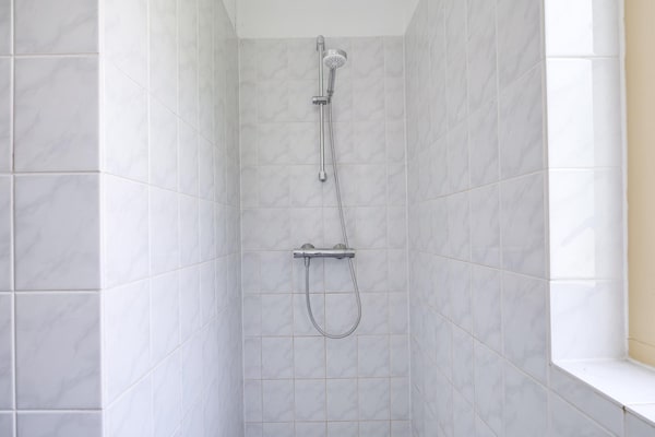 Foto van Bosbungalow voor 5 gasten in Ewijk - Vakantiehuis in Ewijk - BathRoom