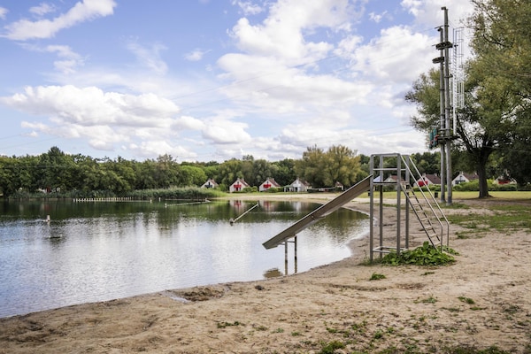 Foto van Bosbungalow voor 5 gasten in Ewijk - Vakantiehuis in Ewijk - AreaSummer1KM