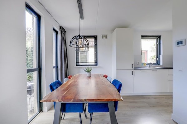 Foto van Bungalow aan het meer met tuin, geschikt voor 6 - Vakantiehuis in Ewijk - DiningRoom