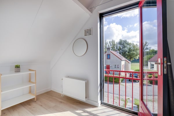 Foto van Bungalow aan het meer met tuin, geschikt voor 6 - Vakantiehuis in Ewijk - ViewSummer