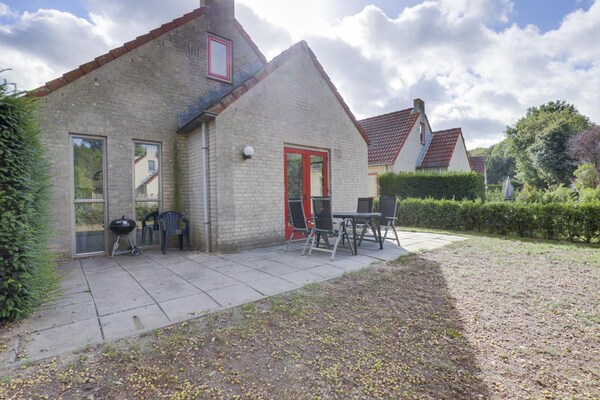 Foto van Bungalow aan het meer met tuin, geschikt voor 6 - Vakantiehuis in Ewijk - ExteriorSummer