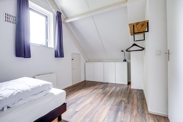 Foto van Bungalow in het bos voor 4 personen - Vakantiehuis in Ewijk - BedRoom