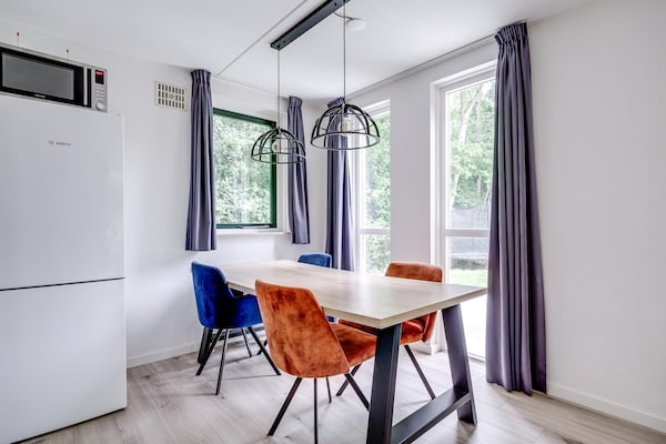 Foto van Bungalow in het bos voor 4 personen - Vakantiehuis in Ewijk - DiningRoom