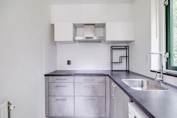 Foto van Bungalow in het bos voor 4 personen - Vakantiehuis in Ewijk - Kitchen