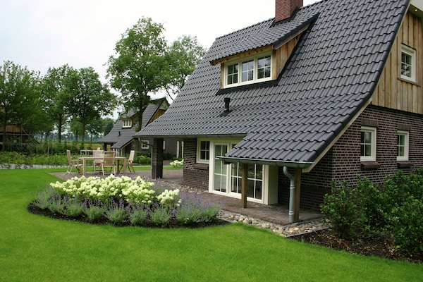 Foto van Spa Villa bij het Sallandse Bos - Vakantiehuis in Hellendoorn - GardenSummer