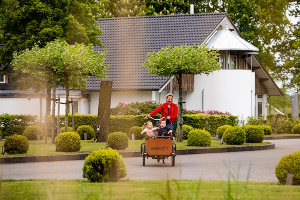 Foto van Gezellig groepsverblijf met open haard - Vakantiehuis in Hellendoorn - ParkFacilities