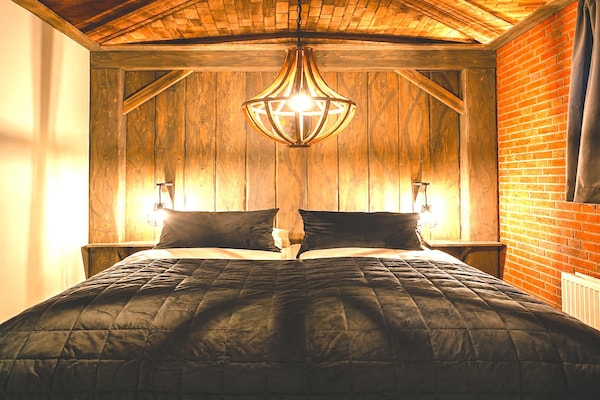 Foto van Bungalow met kinderdagverblijf en speeltuin - Vakantiehuis in Zuna - BedRoom