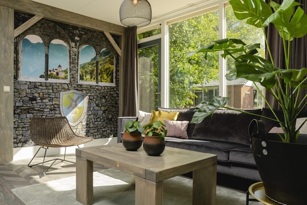 Foto van Bungalow met kinderdagverblijf en speeltuin - Vakantiehuis in Zuna - LivingRoom