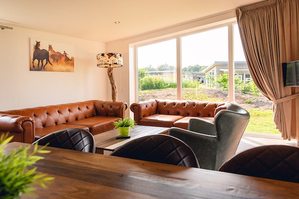Foto van Betoverend tribale uitje voor 6 personen - Vakantiehuis in Slagharen - LivingRoom