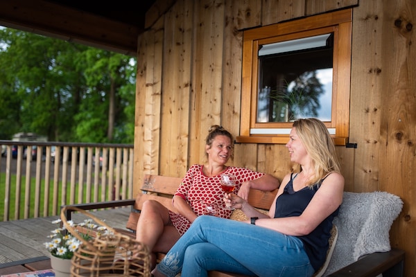 Foto van Lodge aan de Weiden met Mooie Veranda - Vakantiehuis in Ruinerwold - TerraceBalcony