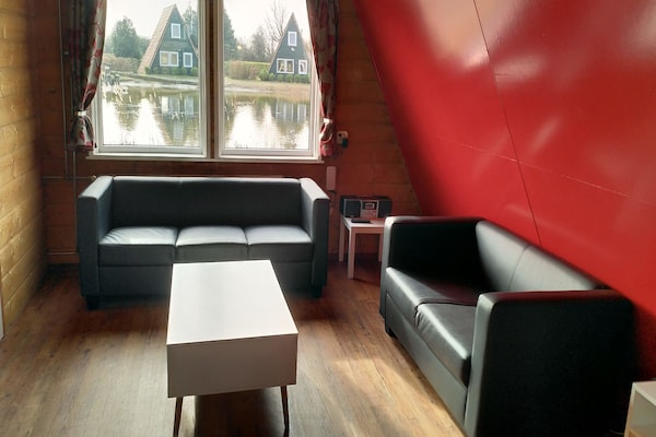 Foto van Vrijstaand chalet in rustige omgeving - Vakantiehuis in Bant - LivingRoom