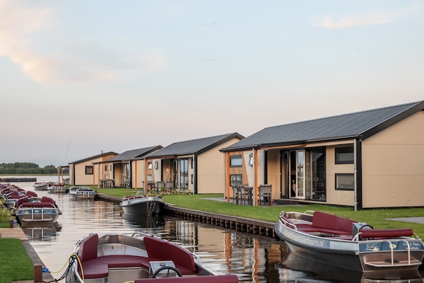 Foto van Omheinde tuin familiechalet - Vakantiehuis in Giethoorn - ParkFacilities