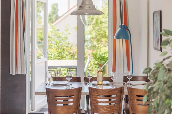 Foto van Bungalow aan het water met tuin - Vakantiehuis in Makkum - DiningRoom