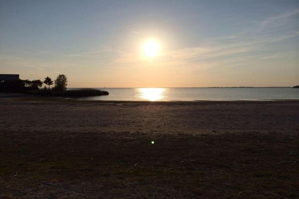 Foto van Moderne villa in Makkum met tuin - Vakantiehuis in Makkum - AreaSummer20KM