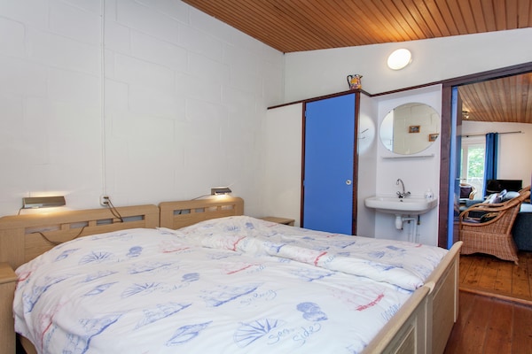 Foto van Vakantiehuis Ameland bij Noordzeestrand - Vakantiehuis in Nes Ameland - BedRoom