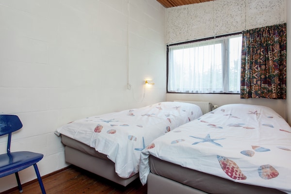 Foto van Vakantiehuis Ameland bij Noordzeestrand - Vakantiehuis in Nes Ameland - BedRoom