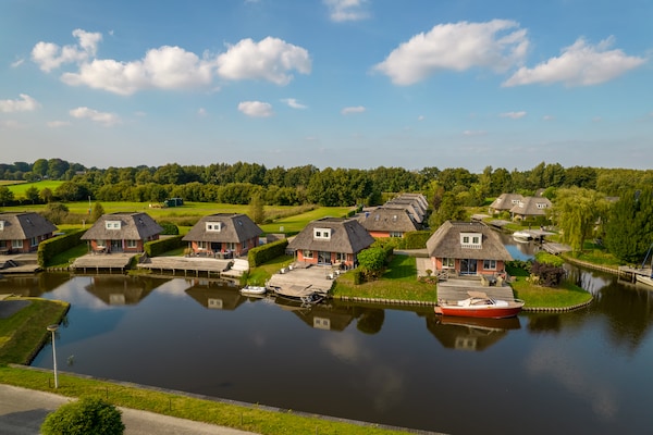 Foto van Bungalow aan het meer met sauna - Vakantiehuis in Midlaren - AreaSummer1KM